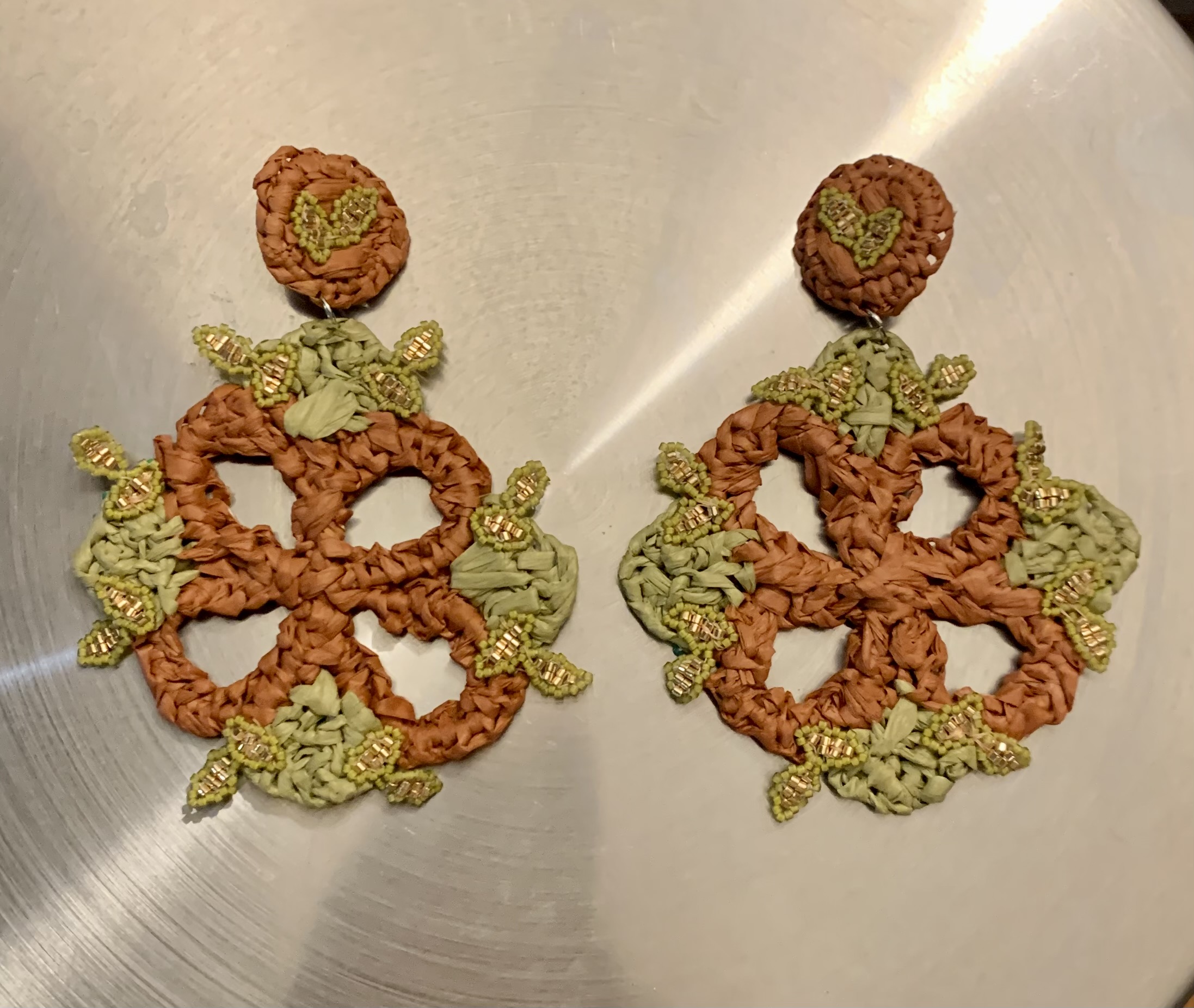 Raffia and miyuki beads earrings